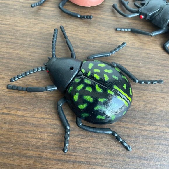 (4) Vintage 1979 Beetle Toys - Picture 5 of 9